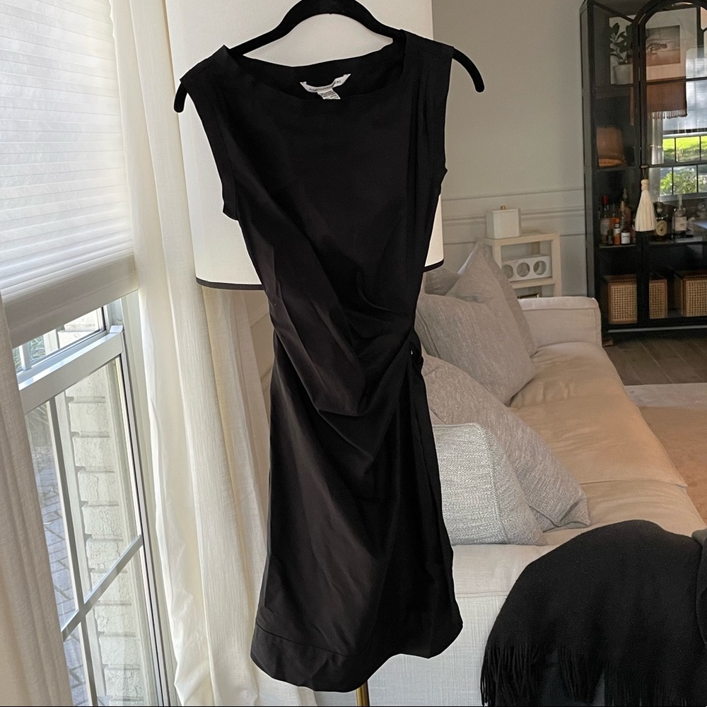 Diane Von Furstenberg Black Short Sleeve Dress